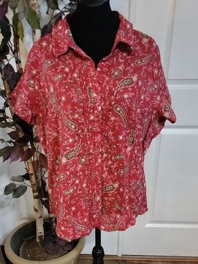 High Sierra Red Paisley Short-Sleeve Button Front Blouse